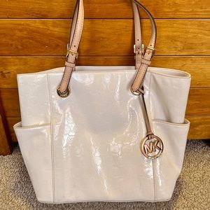 Michael Kors Signature Large Tote - Patent Leather White